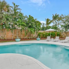 Paradise under the Palms - Newly Updated Private Heated Pool