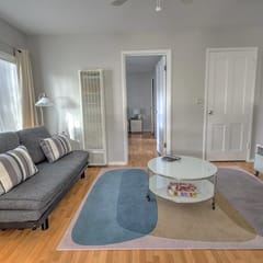 Charming 1-bedroom bungalow located in the heart of Pasadena.