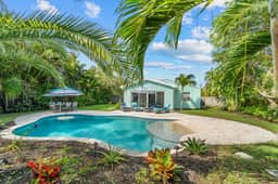 Swim Up Bar - Outdoor Paradise! - Image 2