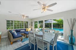 Swim Up Bar - Outdoor Paradise! - Image 4
