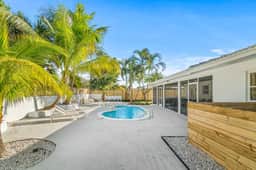 Private Pool Comfortable Luxury - Image 3