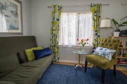Bright one-bedroom bungalow, located near all Pasadena’s best attractions. - Image 5