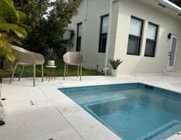 Stylish two-bedroom home in Buena Vista with private spa - Image 2