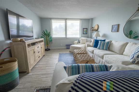 Direct Beach Access - Poolside Coastal Condo - Sea Gem - Image 1