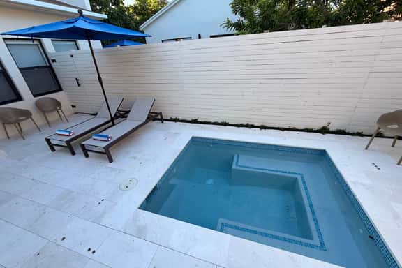 Stylish two-bedroom home in Buena Vista with private spa - Image 1