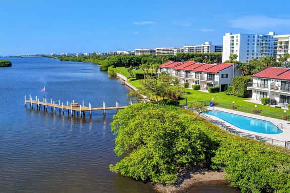 Waterfront Palm Beach Escape: Piper - Image 1