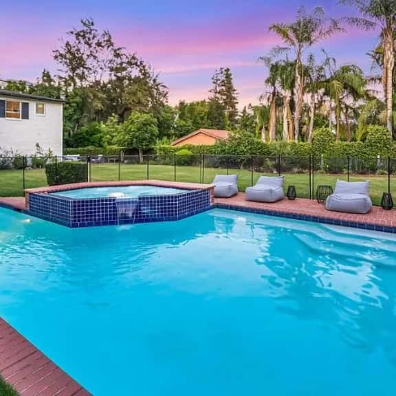 Large Light-Filled - Pool - Spa - Huge Yard - Mountain View - Image 1