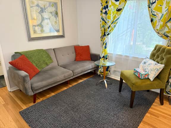 Bright one-bedroom bungalow, located near all Pasadena’s best attractions. - Image 2