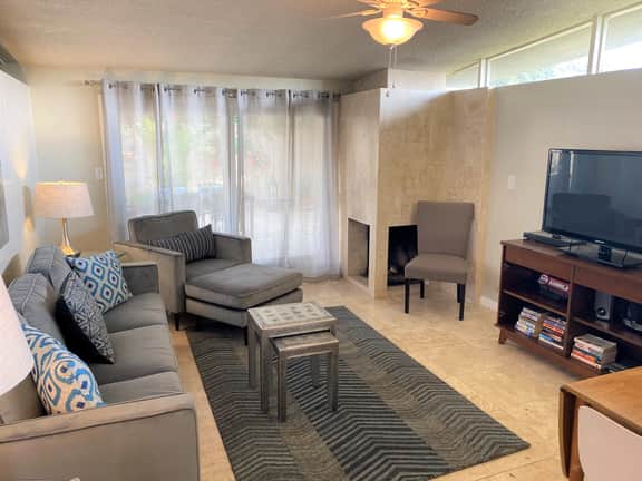 Lovely 2-bedroom mountain getaway – Only minutes to Old Town Pasadena. - Image 4