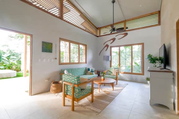 2 Pools, Walk to Beach 4 BR-4BR Spacious & Modern: Las Palmas - Image 5