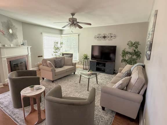 Charming Family Home in Quiet Neighborhood of Burbank - Greenview - Image 4