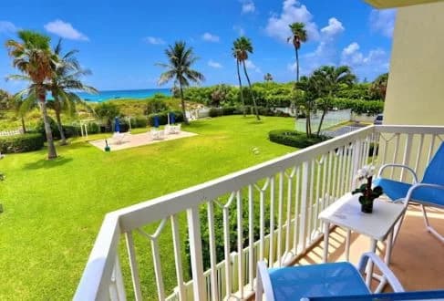 Beachfront Pool Condo: Coral Blue - Image 1
