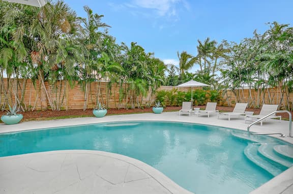 Paradise under the Palms - Newly Updated Private Heated Pool - Image 1