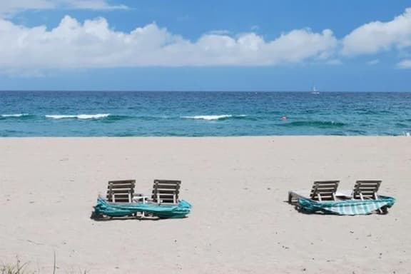 Oceanfront Condo on the Shores of the Palm Beaches - Image 1