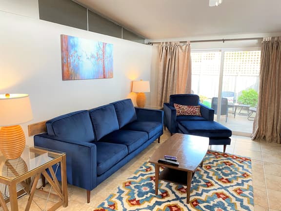Mountain view condo unit in Angeles Forest Foothills – Near Old Town Pasadena - Image 1